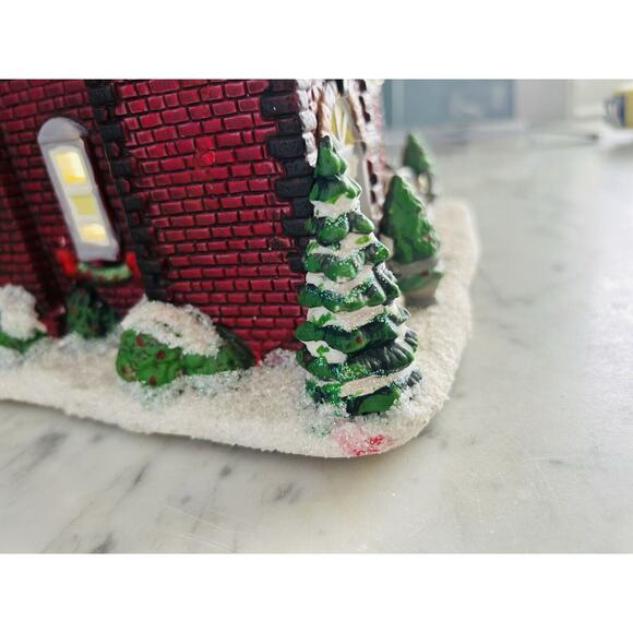 St Nicholas Square Fire Station 2007 Village Collection Illuminated Original Box - Picture 6 of 16